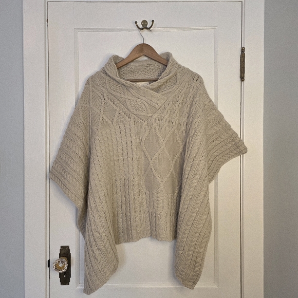 Aran Traditions Sweaters - Aran Traditions Cable Shawl Neck Cape – One Size – Oatmeal